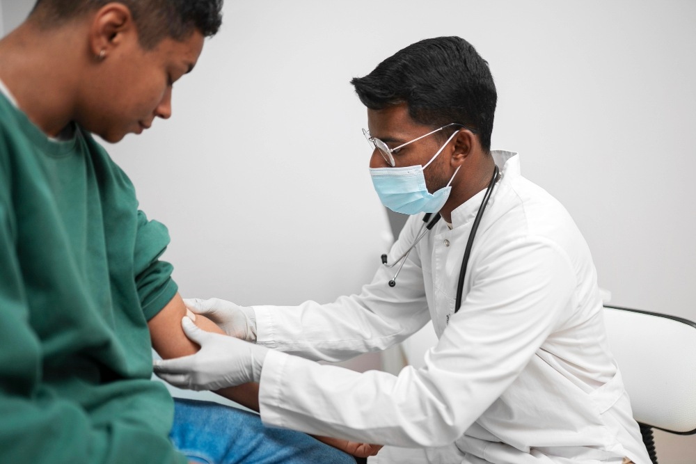 best medicine Doctor in Laketown is checking the patient